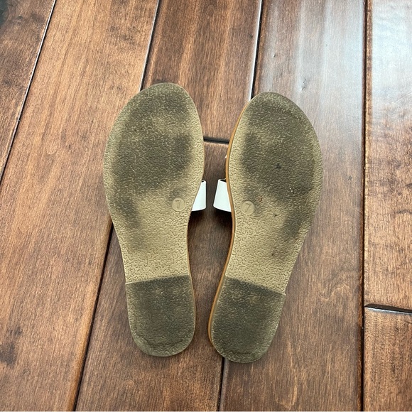 Universal Thread (Target) Sandals - Picture 2 of 3